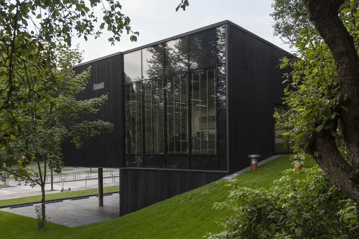Modernus biuras - Vilnius, Lietuva | Yakiwood projektas Modernus biuras, Vilnius, Lietuva