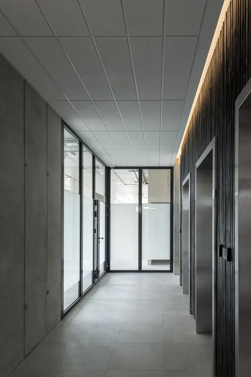 Modernus biuras | Yakiwood projektas Modernus biuras, Nuotrauka 10