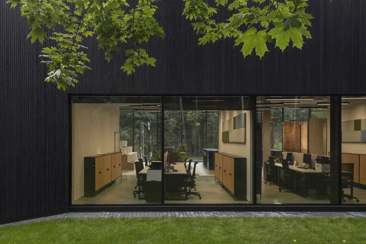 Modernus biuras | Yakiwood projektas Modernus biuras, Nuotrauka 2